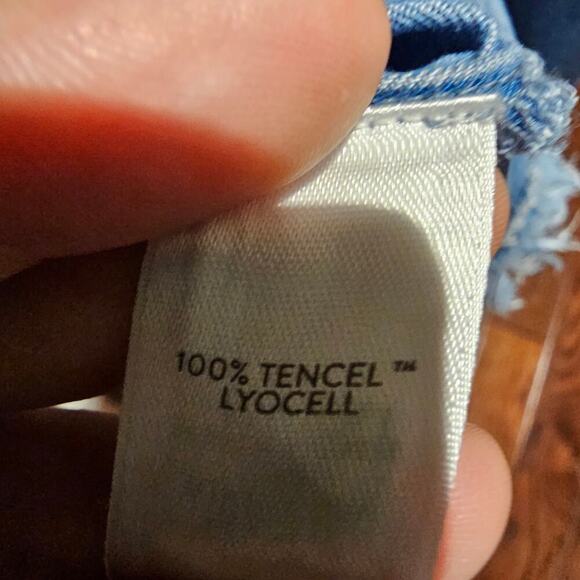 J Jill M Chambray Tank Top Sleeveless Scoop Neck Denim Blouse Travel Minimalist - Picture 8 of 10